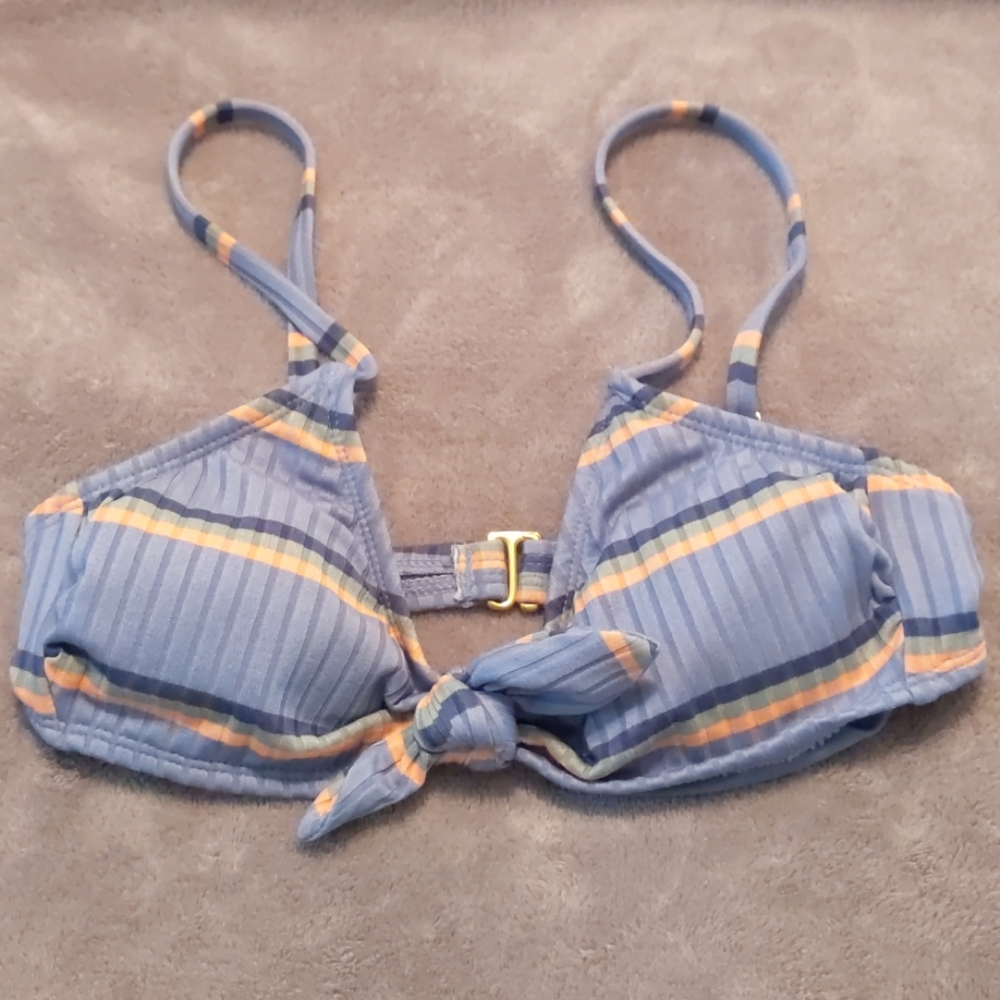 Women's (juniors) bathing suit top size XS